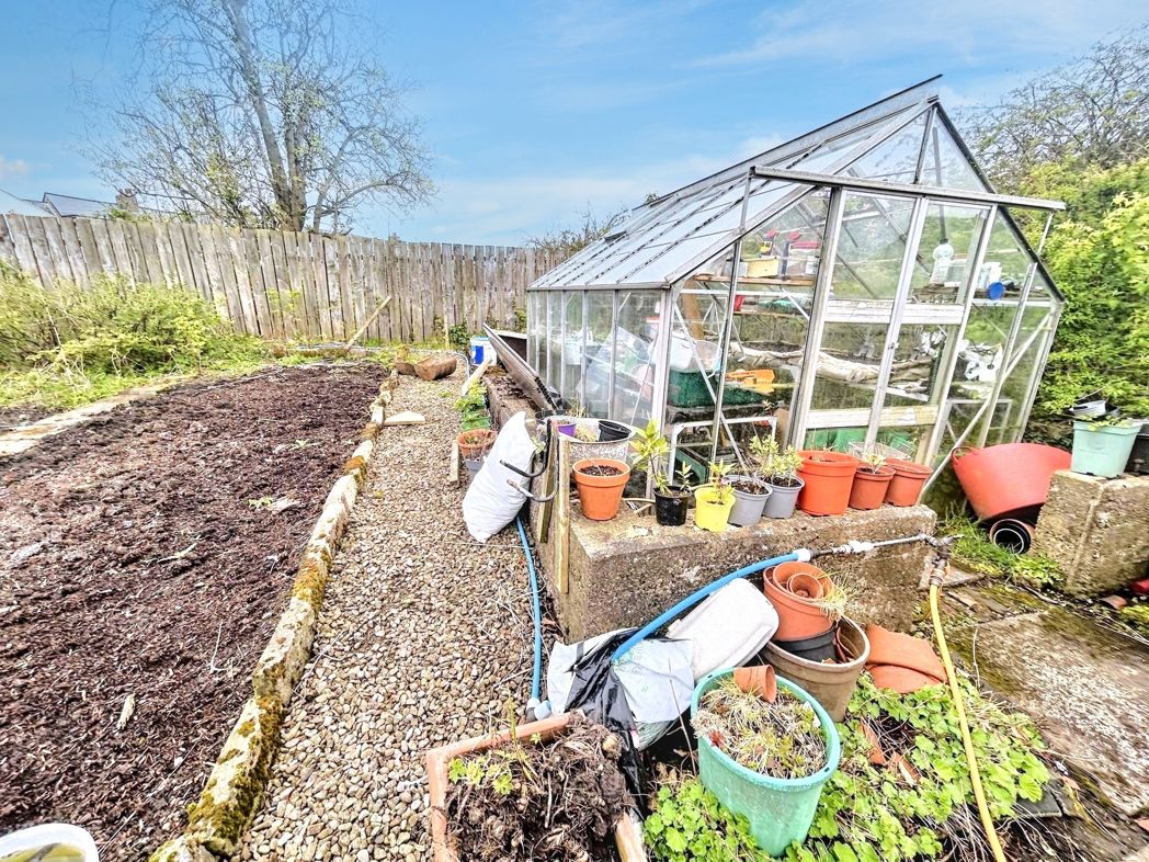 Property image 8 of 12