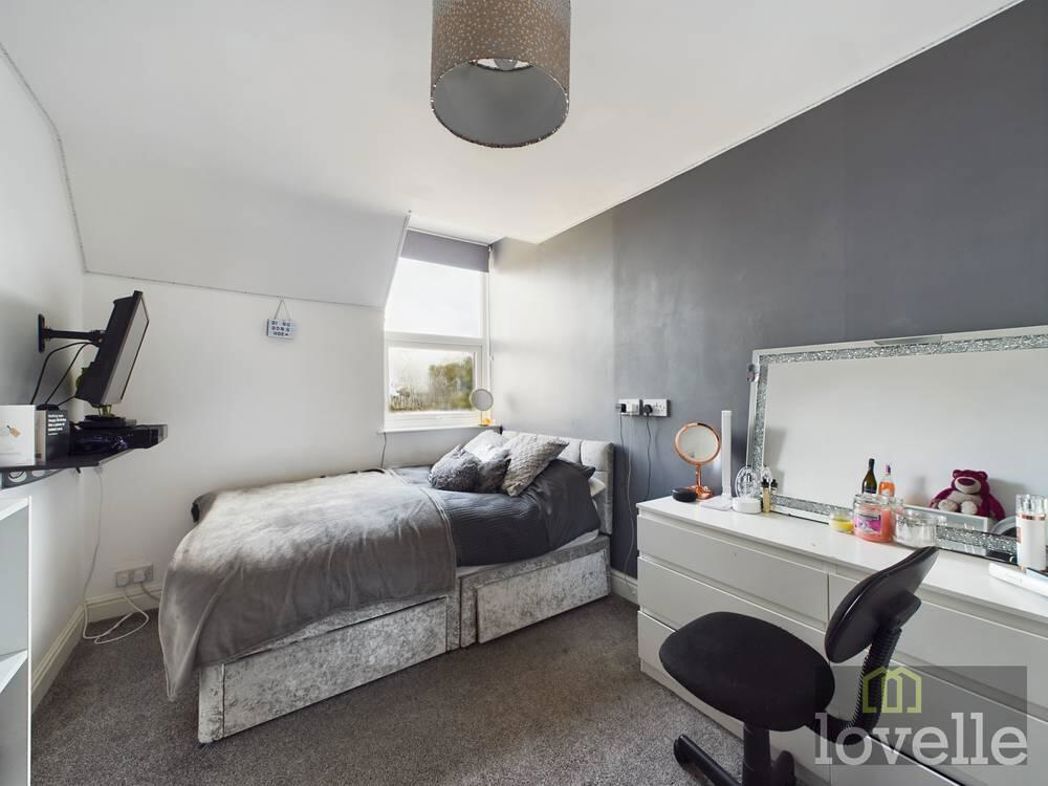 Property image 10 of 17