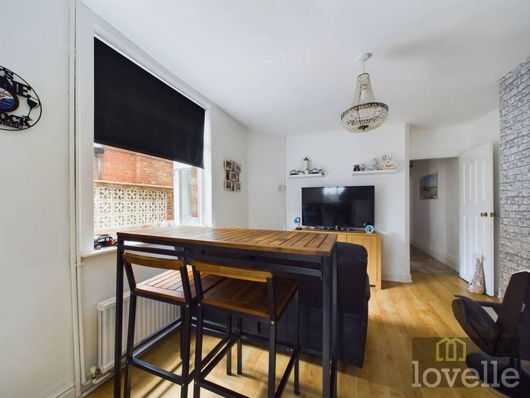 Property image 4 of 17