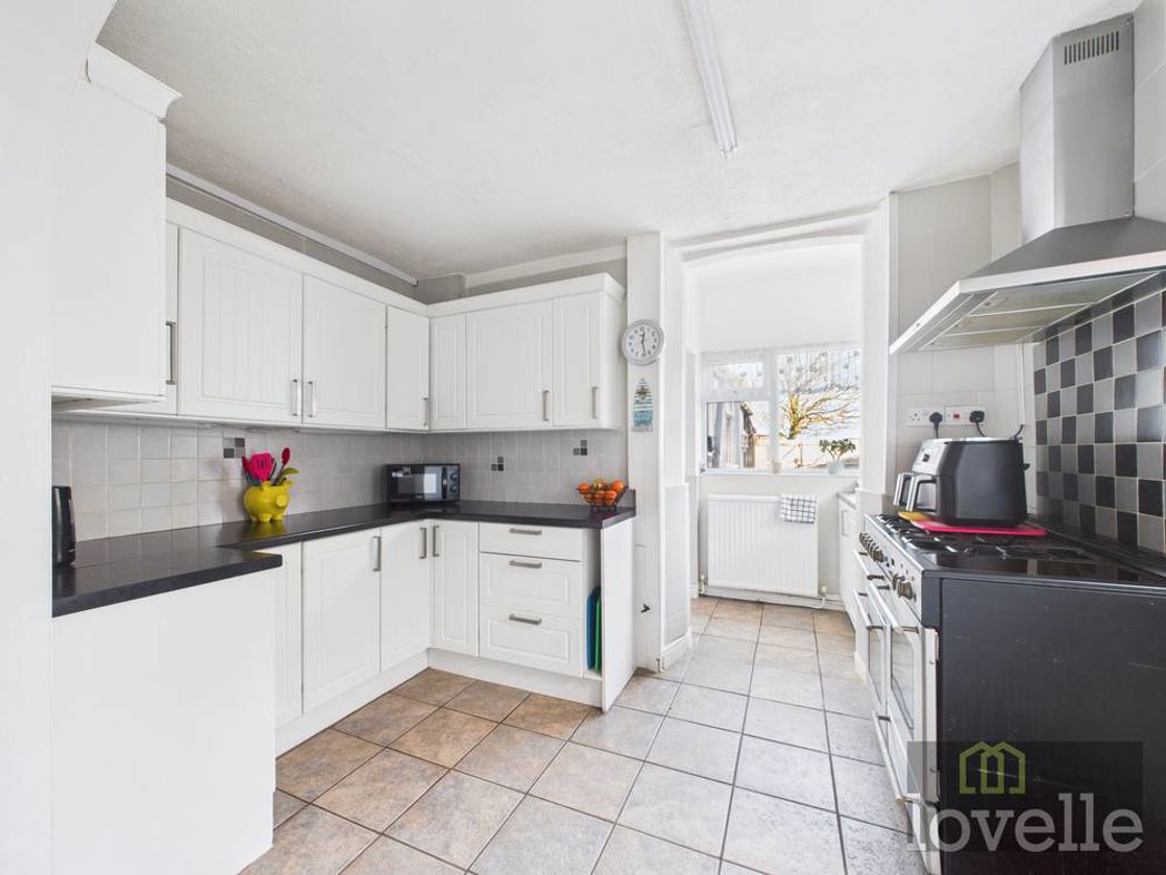 Property image 5 of 17
