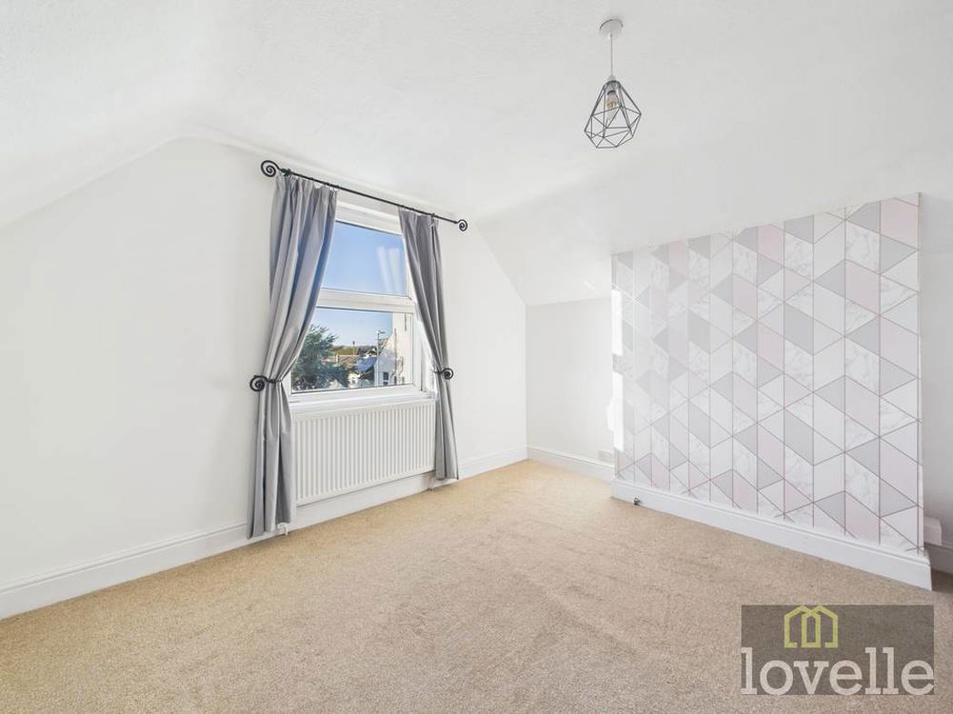 Property image 6 of 17