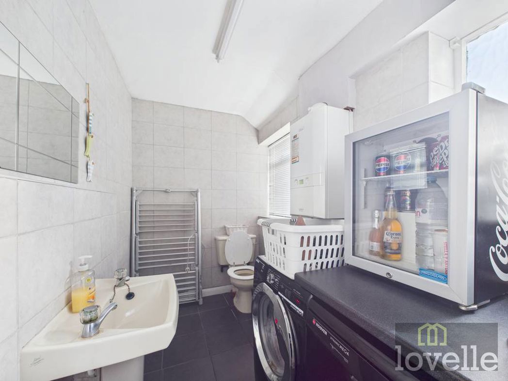 Property image 12 of 17