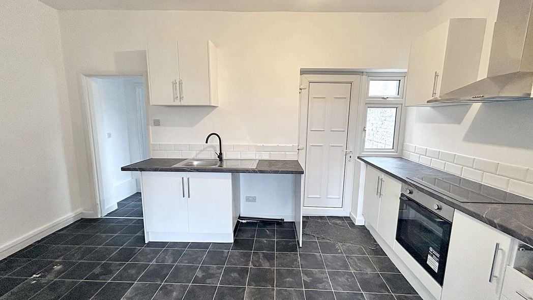 Property image 5 of 16