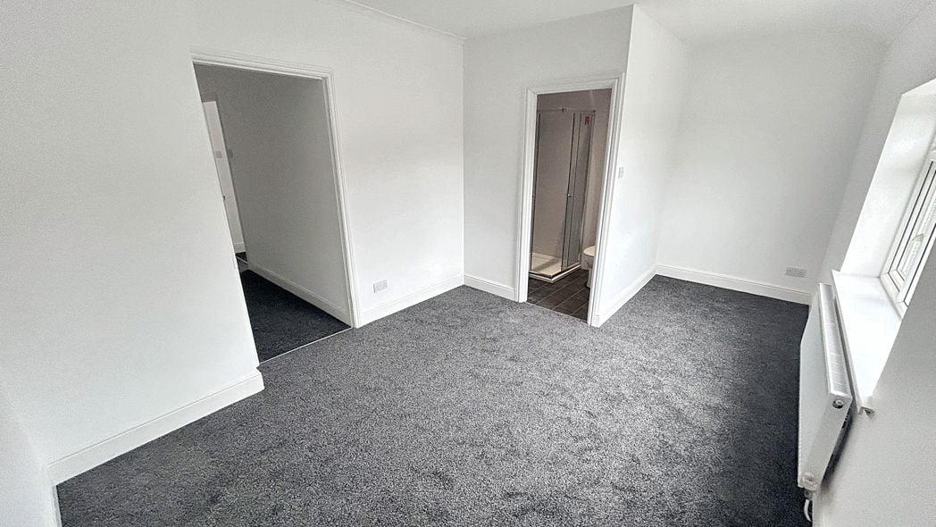 Property image 10 of 16