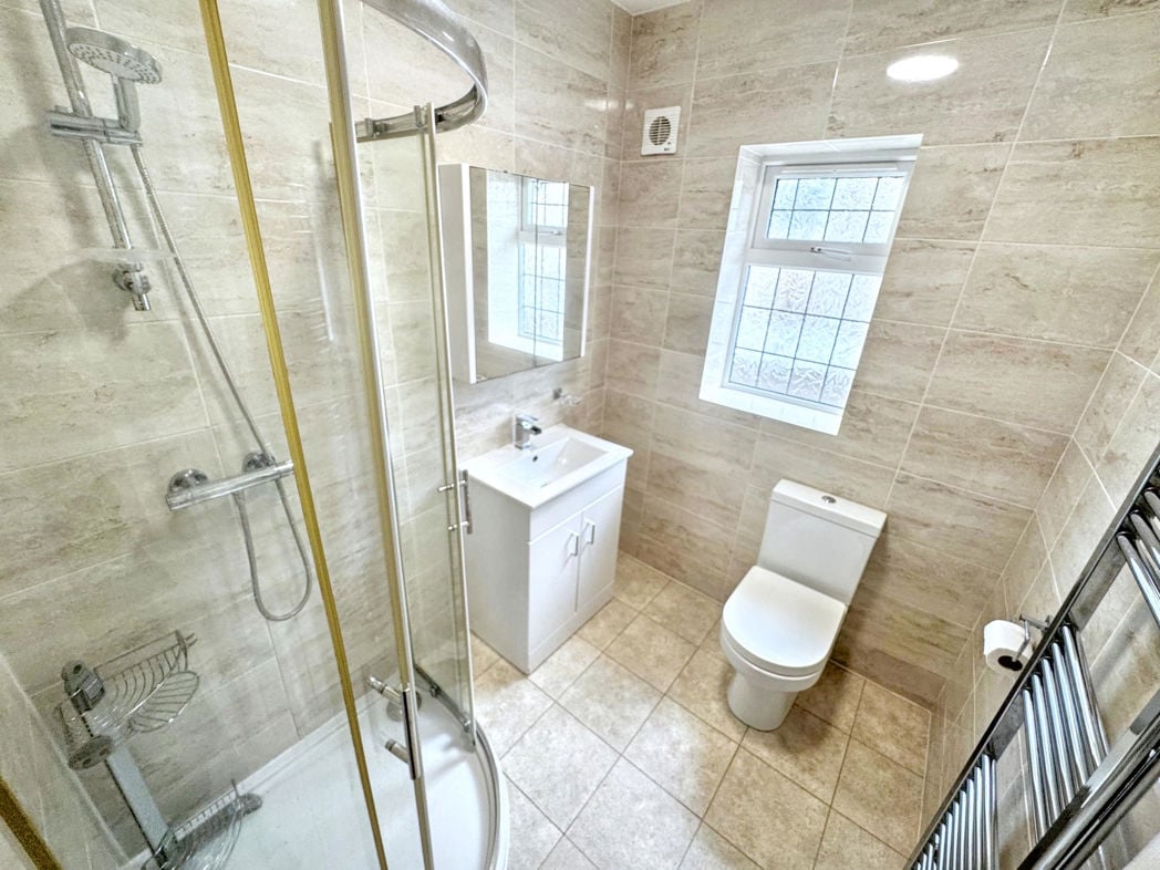 Property image 7 of 9