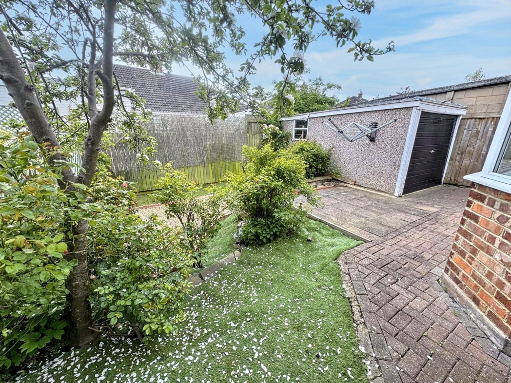 Property image 8 of 9