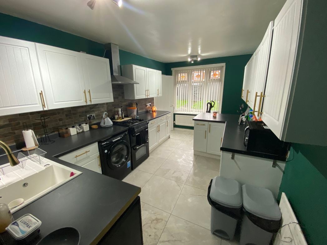 Property image 4 of 11