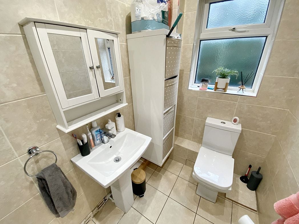 Property image 5 of 11