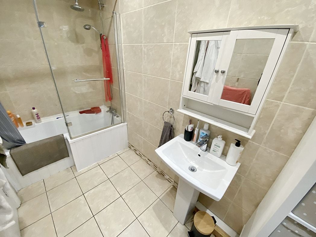 Property image 6 of 11