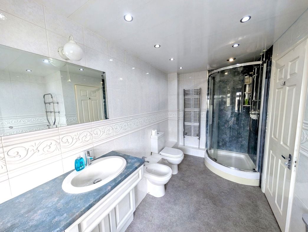 Property image 13 of 20