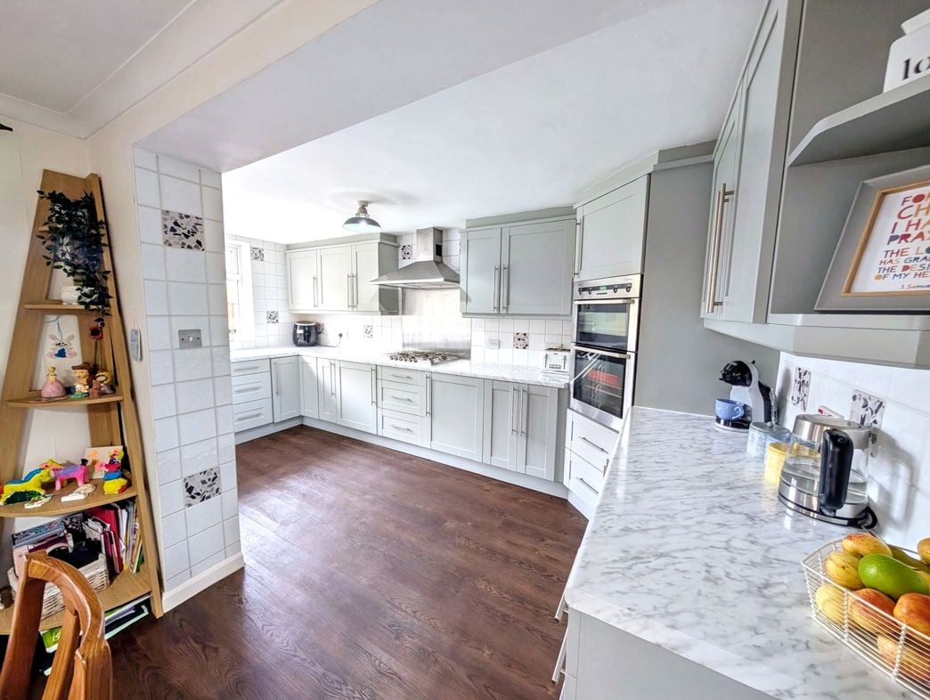 Property image 3 of 20