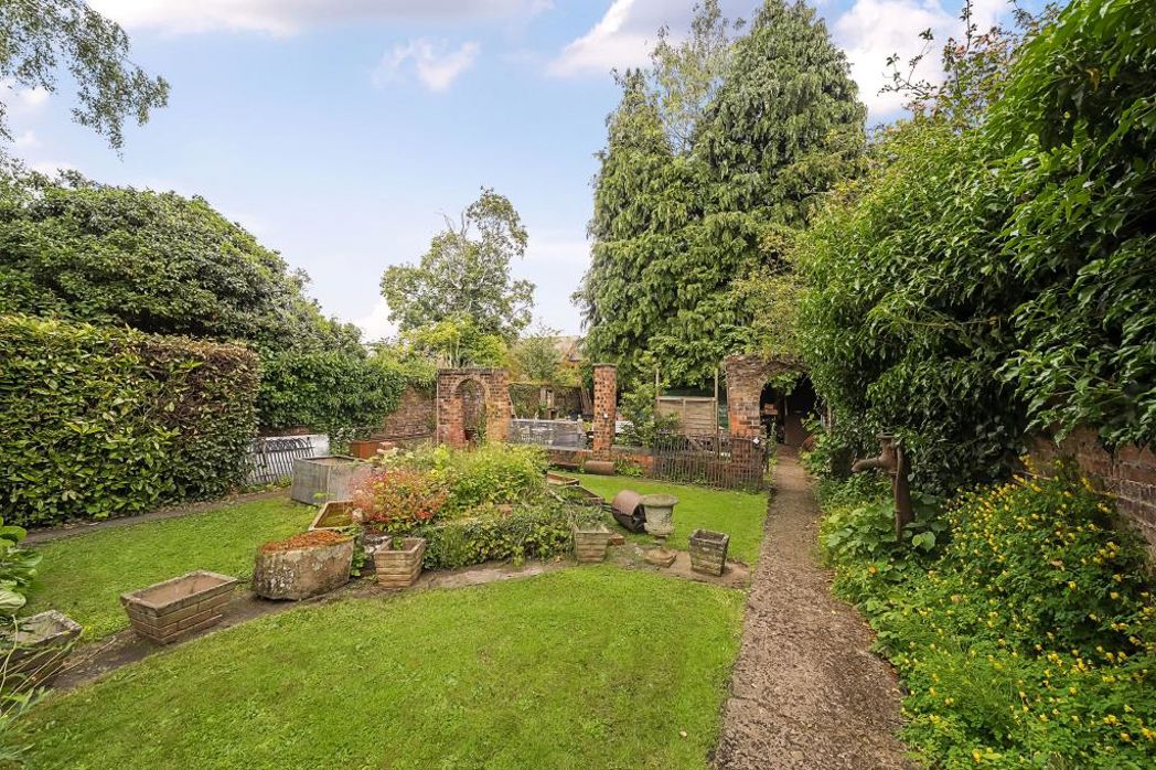 34, Leominster, Herefordshire, HR6 8BS