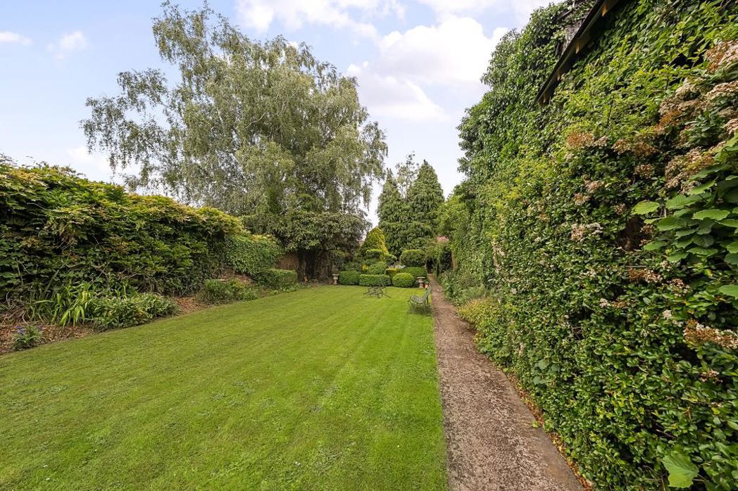 34, Leominster, Herefordshire, HR6 8BS