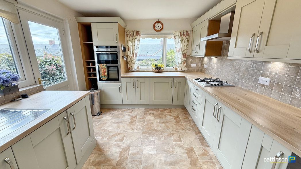 Property image 3 of 45