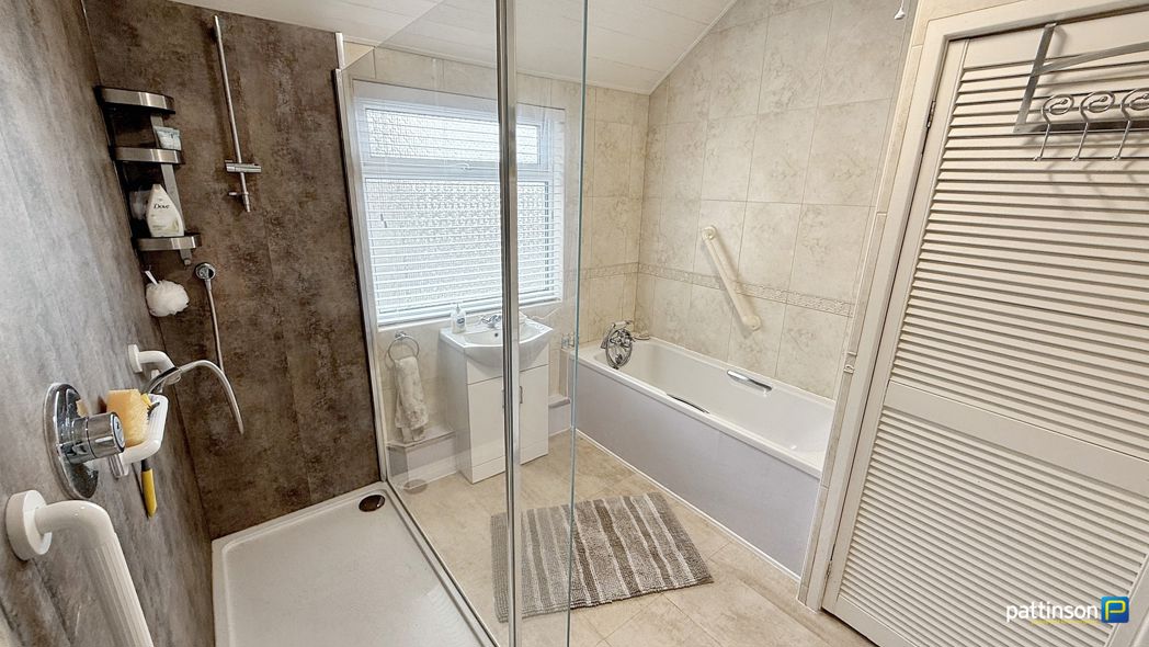 Property image 33 of 45