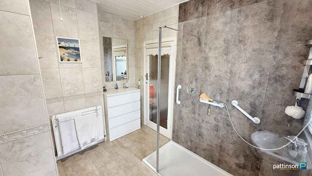 Property image 34 of 45