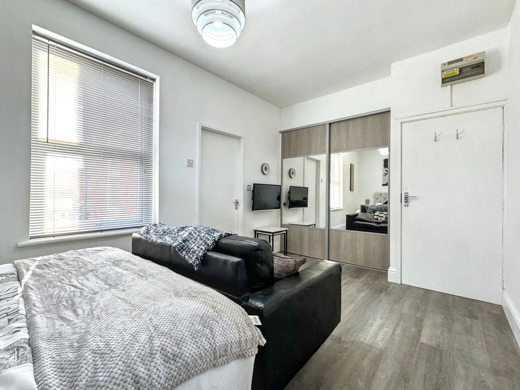 Property image 3 of 8