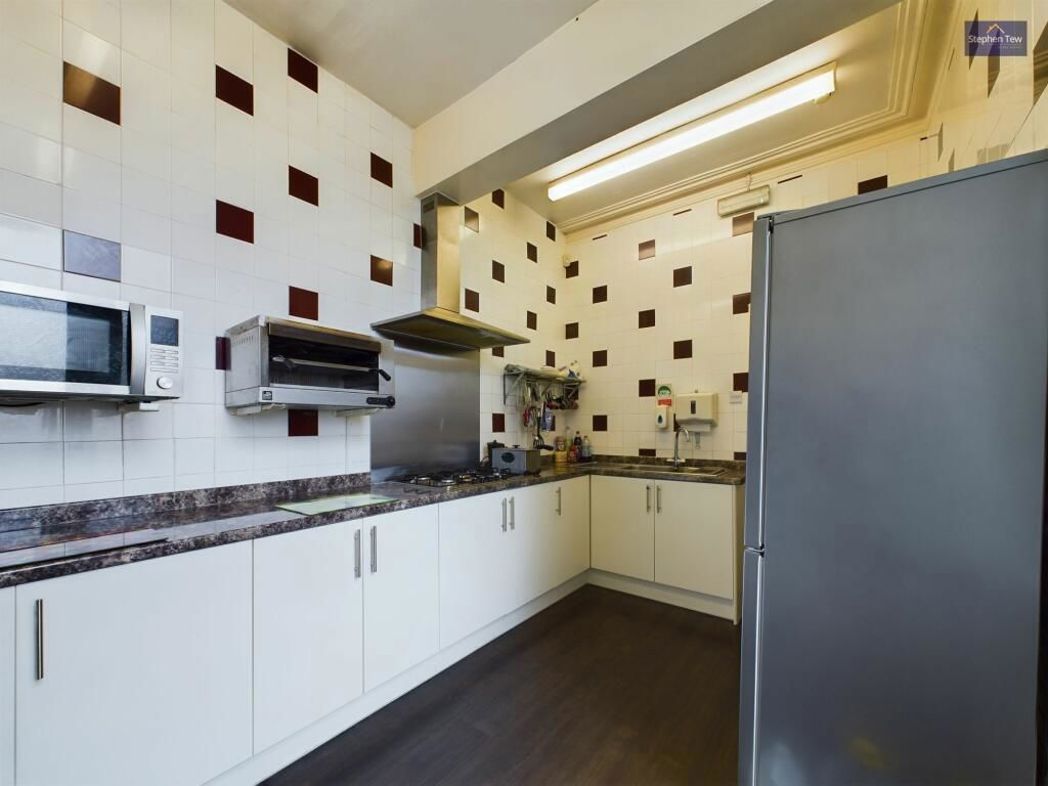 Property image 5 of 17