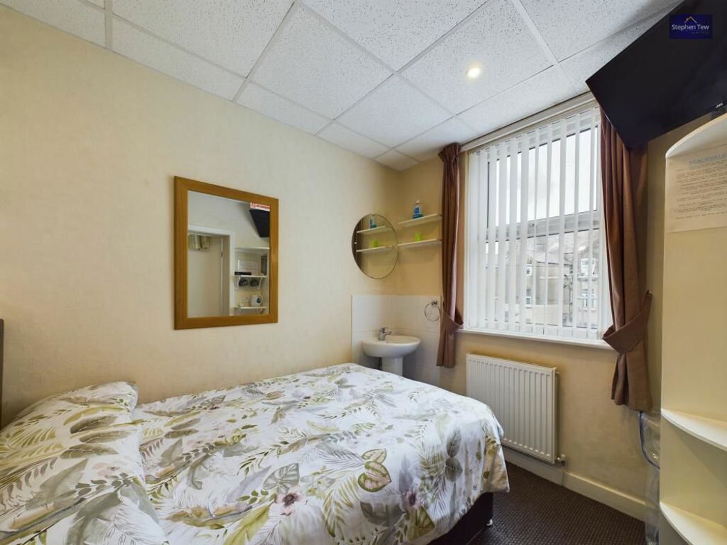 Property image 10 of 17