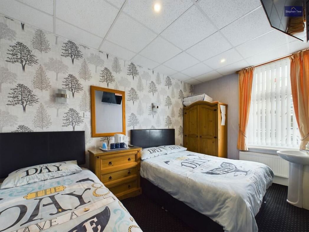 Property image 14 of 17