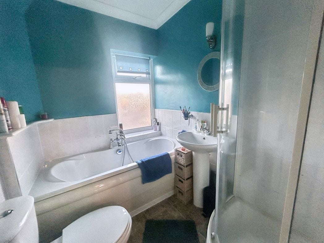 Property image 8 of 11