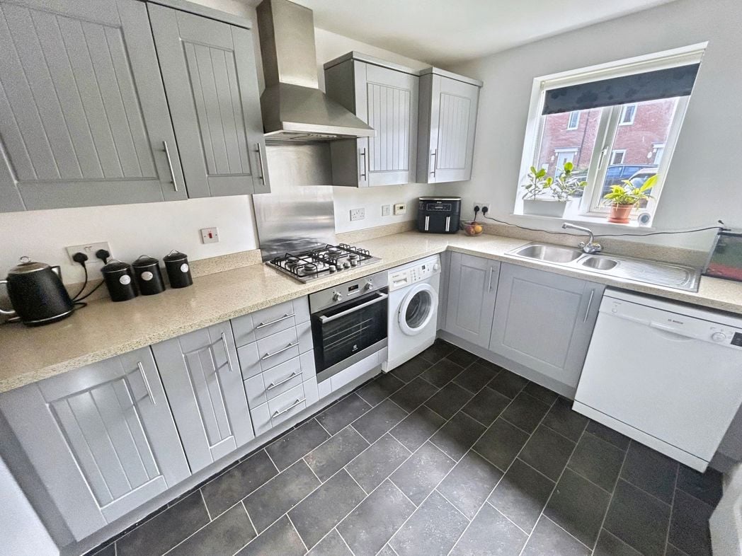 Property image 4 of 15