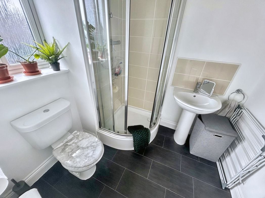 Property image 11 of 15