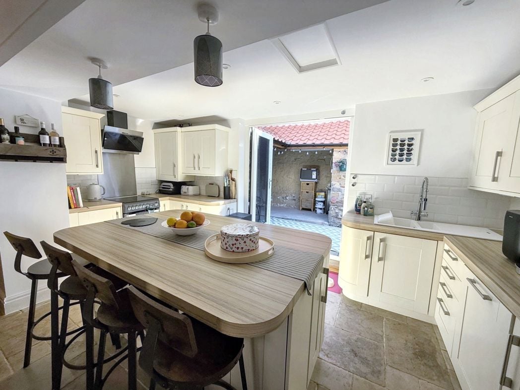 Kitchen/Dining Area