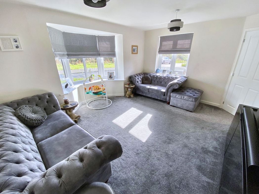 Property image 2 of 19