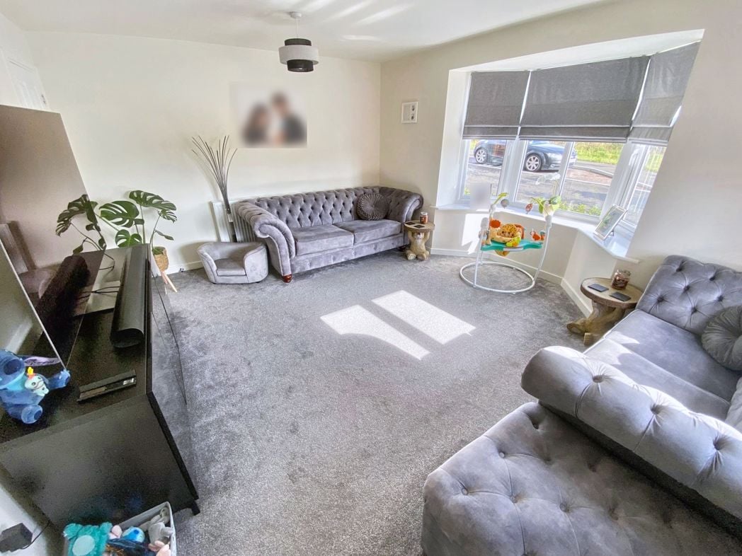 Property image 3 of 19