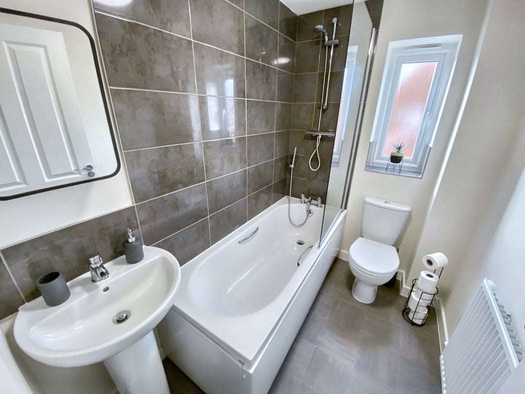 Property image 8 of 19