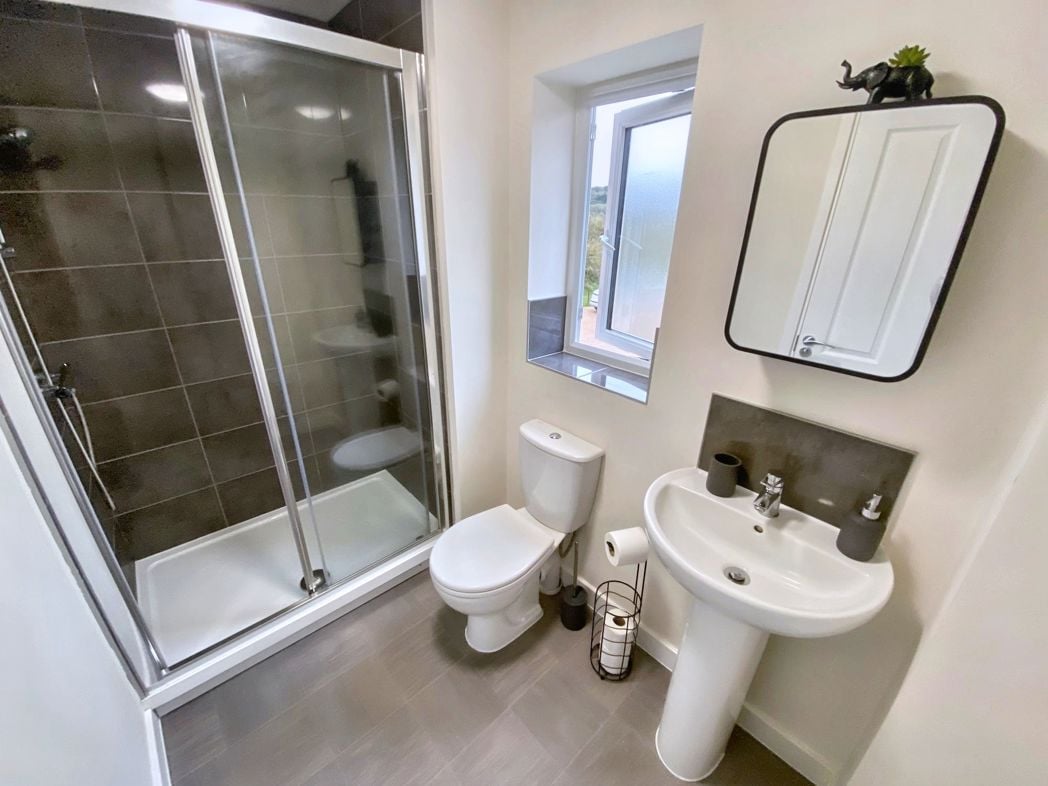 Property image 10 of 19