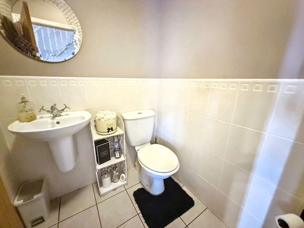 Property image 10 of 24