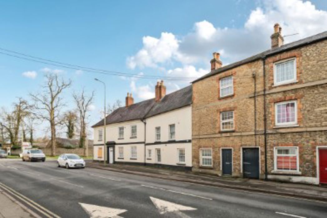 Property image 2 of 20