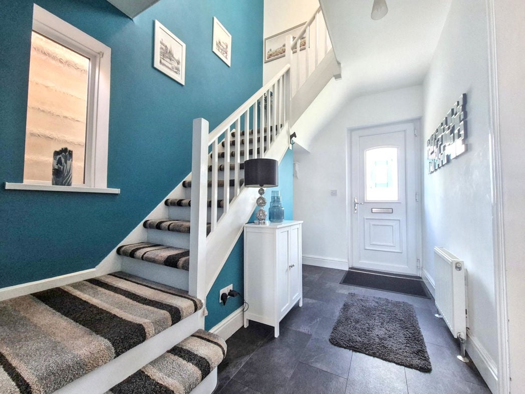 Entrance/Hallway