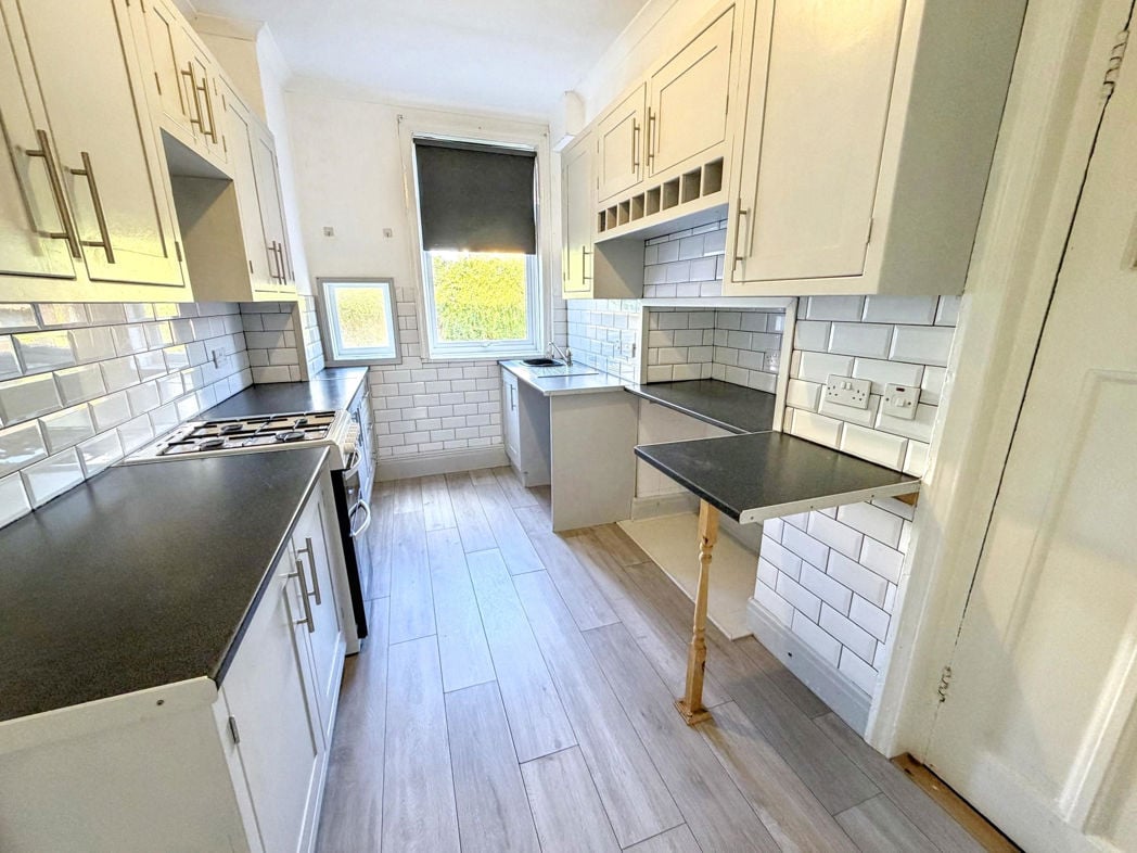 Property image 11 of 15