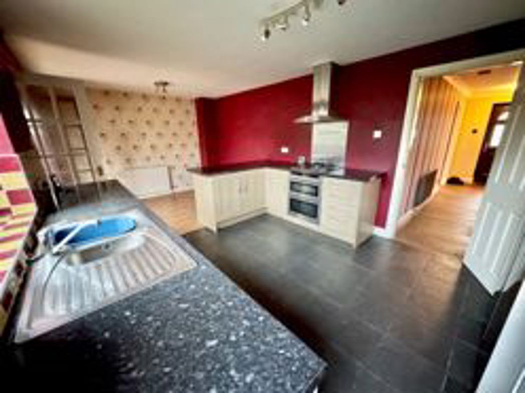 Property image 6 of 31