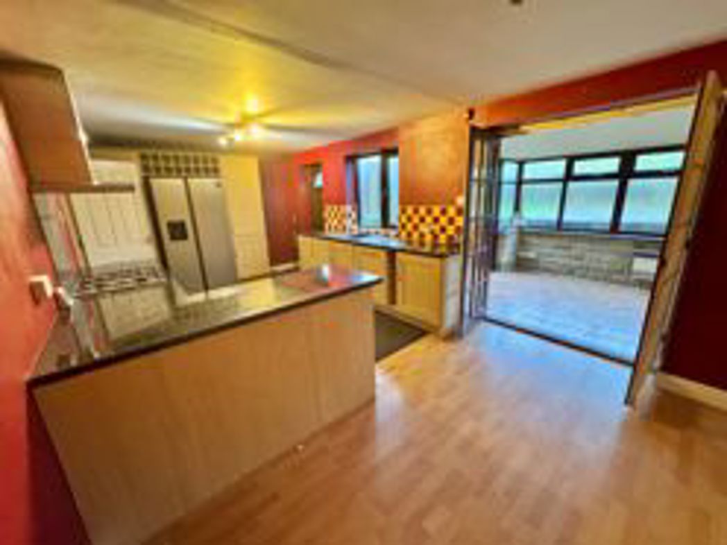 Property image 3 of 31