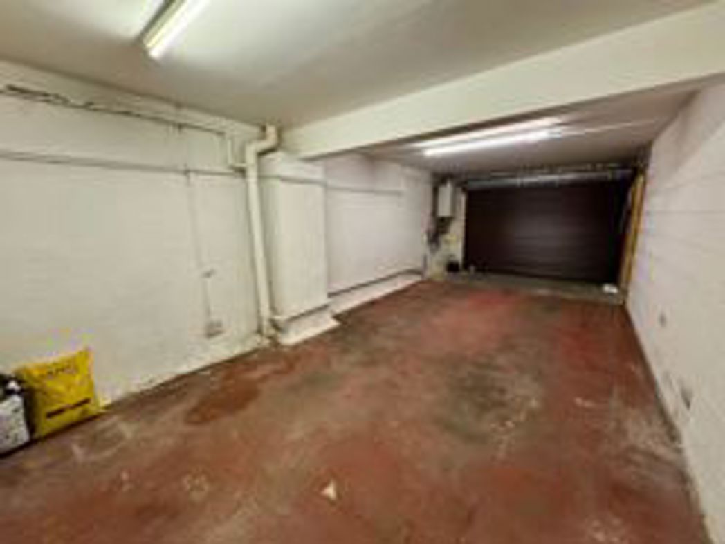 Property image 25 of 31