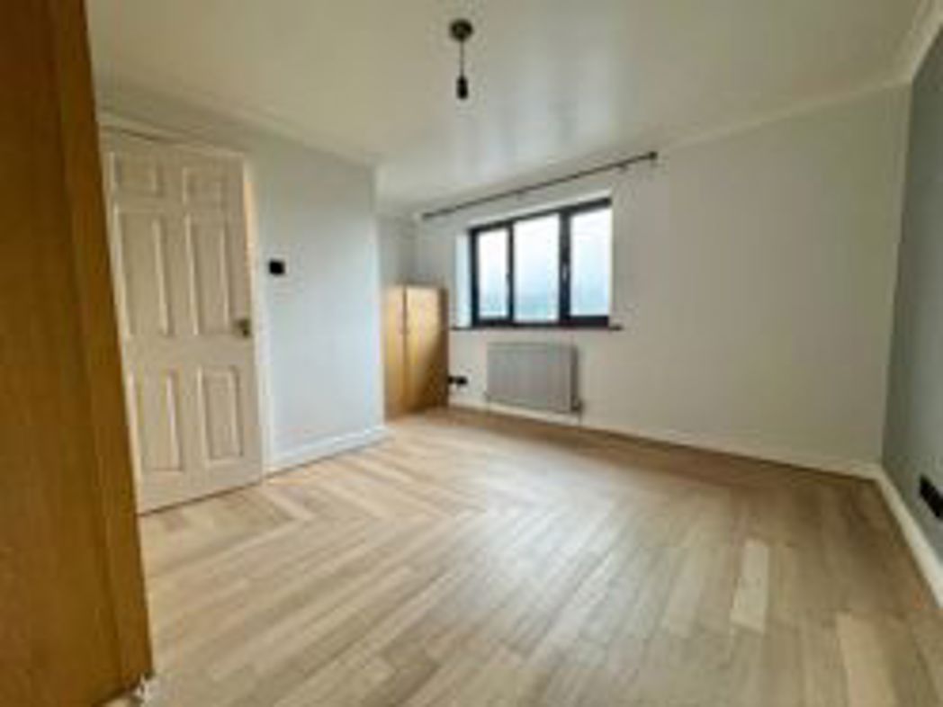 Property image 10 of 31