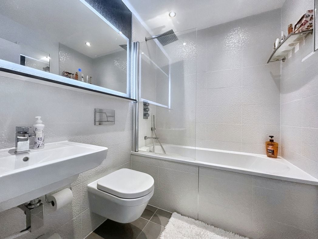 Property image 4 of 17