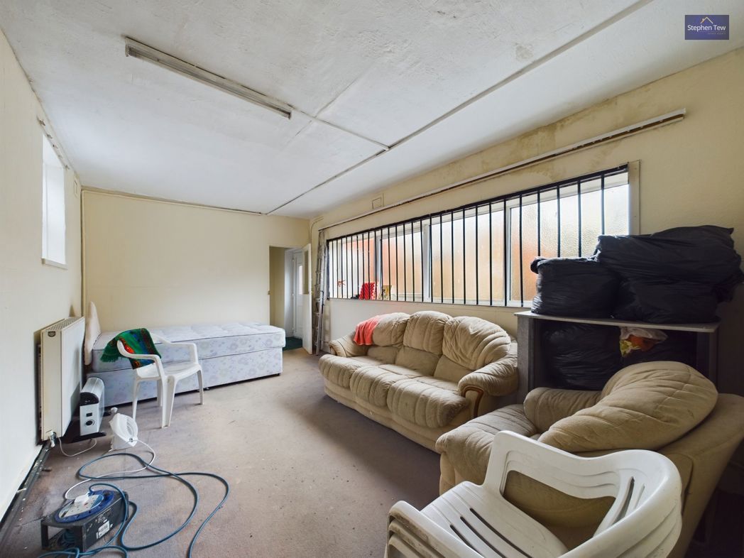 Property image 3 of 12