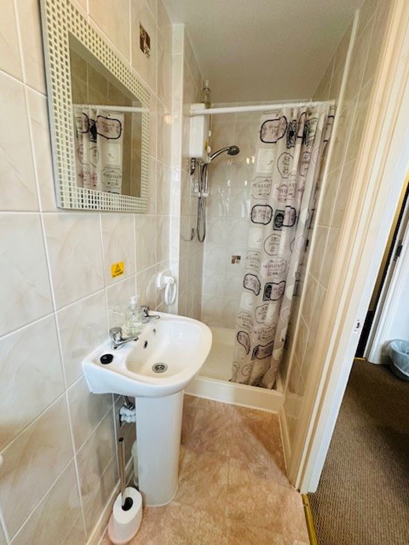Property image 10 of 49