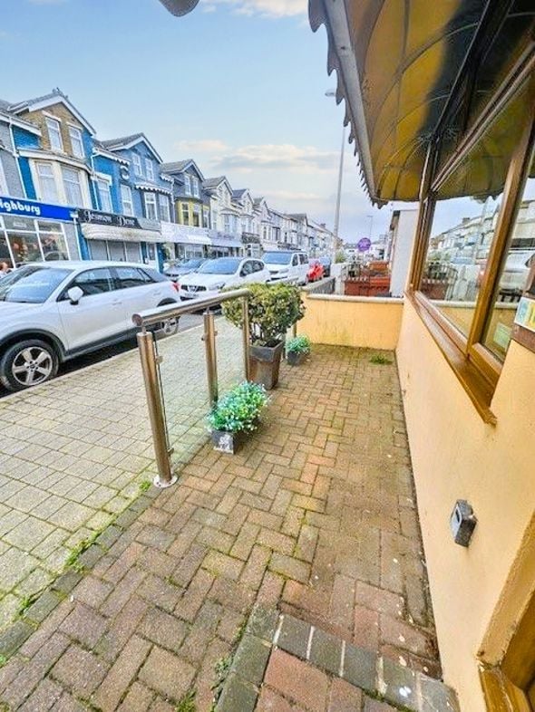 Property image 4 of 49