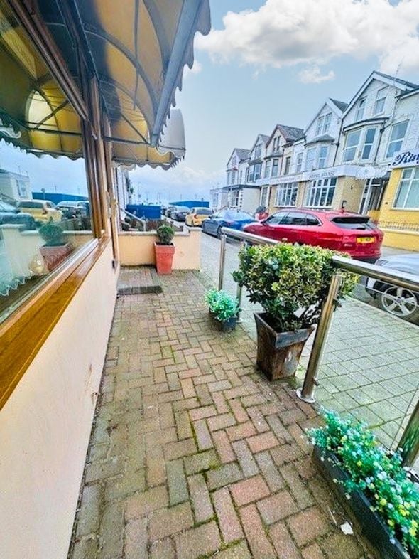 Property image 6 of 49