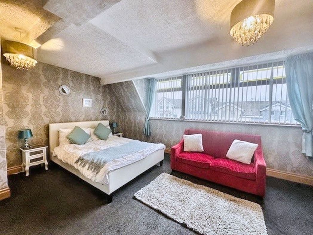 Property image 11 of 49