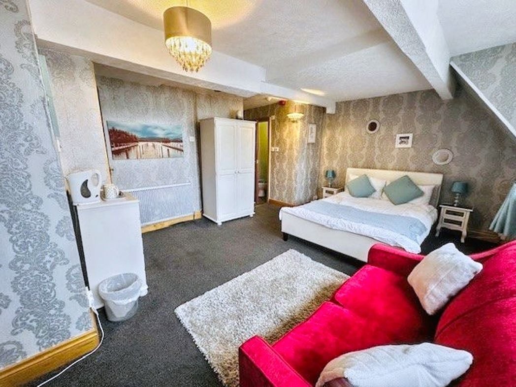 Property image 16 of 49