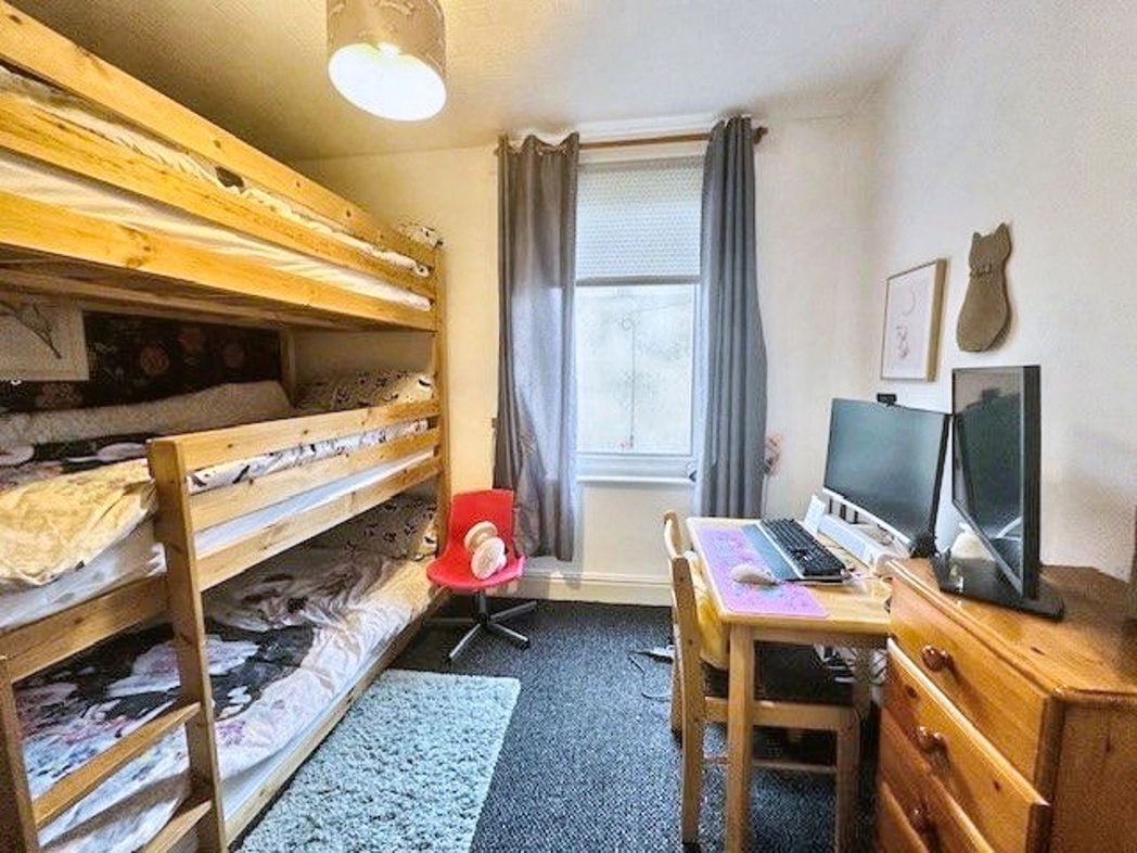 Property image 27 of 49