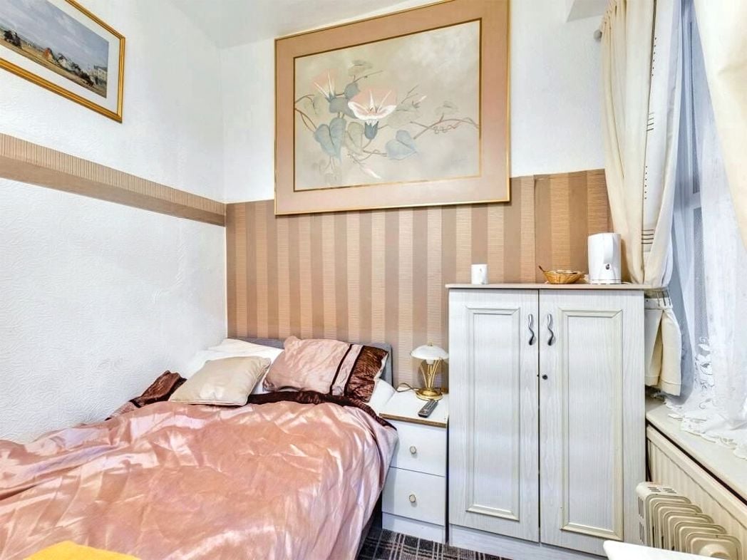 Property image 8 of 19