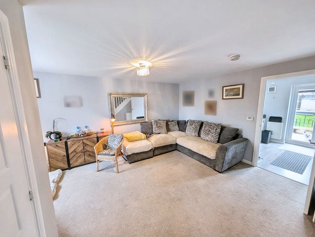 Property image 6 of 18
